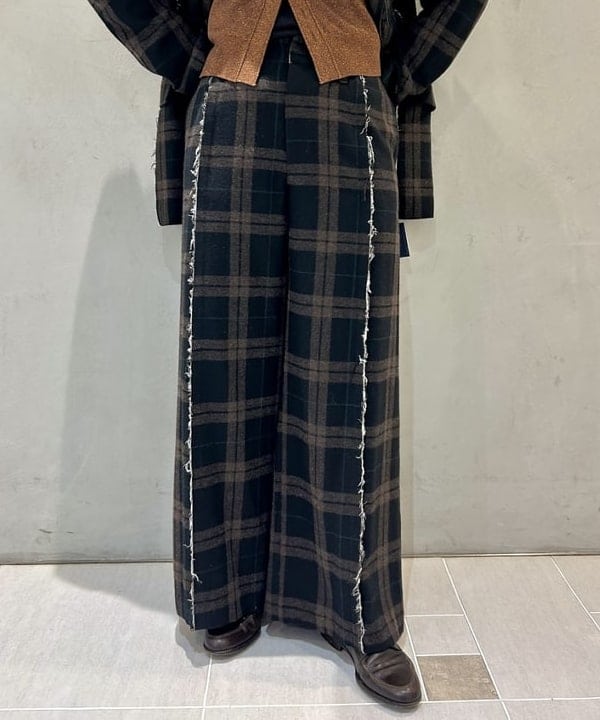 スミレさんの「BEAMS WOMEN｜リサイクルウール カットオフ ジャケット」を使ったコーディネート