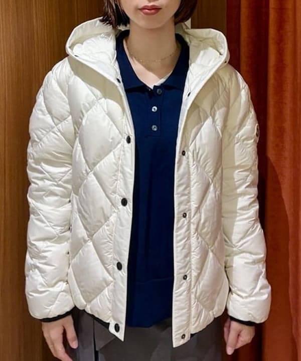 イナダさんの「BEAMS WOMEN｜▲MONCLER / ARVOUIN ダウンジャケット」を使ったコーディネート