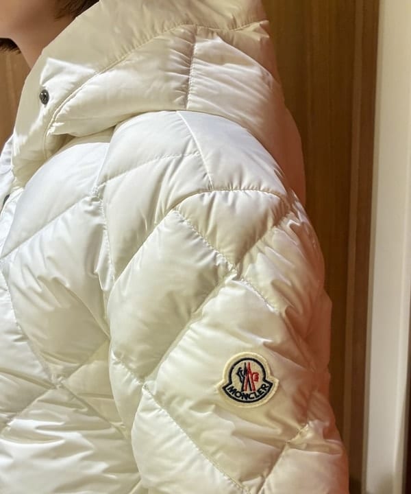 イナダさんの「BEAMS WOMEN｜▲MONCLER / ARVOUIN ダウンジャケット」を使ったコーディネート