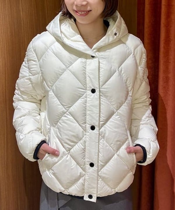 イナダさんの「BEAMS WOMEN｜▲MONCLER / ARVOUIN ダウンジャケット」を使ったコーディネート