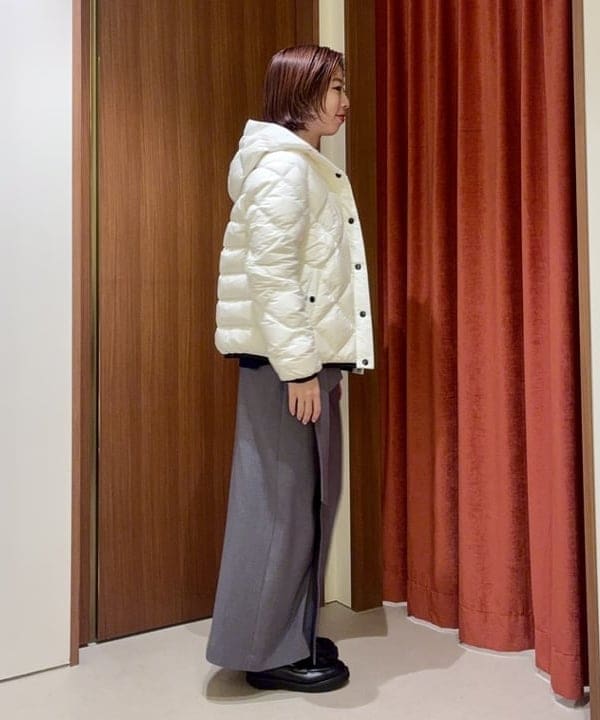 イナダさんの「BEAMS WOMEN｜▲MONCLER / ARVOUIN ダウンジャケット」を使ったコーディネート