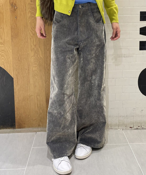 マツミヤさんの「BEAMS WOMEN｜12ゲージ BB エンブロイダリー カーディガン」を使ったコーディネート