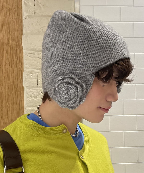 マツミヤさんの「BEAMS WOMEN｜12ゲージ BB エンブロイダリー カーディガン」を使ったコーディネート