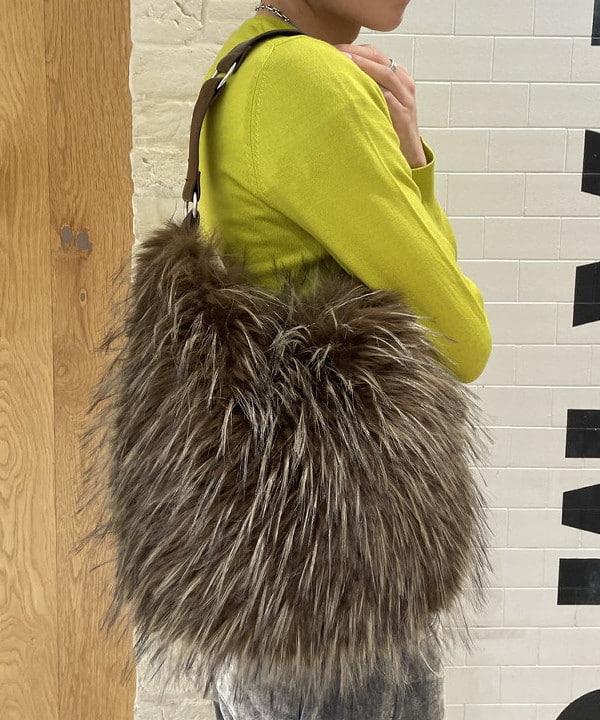 マツミヤさんの「BEAMS WOMEN｜12ゲージ BB エンブロイダリー カーディガン」を使ったコーディネート