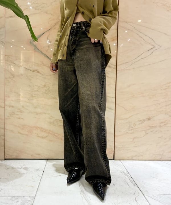 中丸　栞さんの「BEAMS WOMEN｜INSCRIRE / バギー デニム」を使ったコーディネート