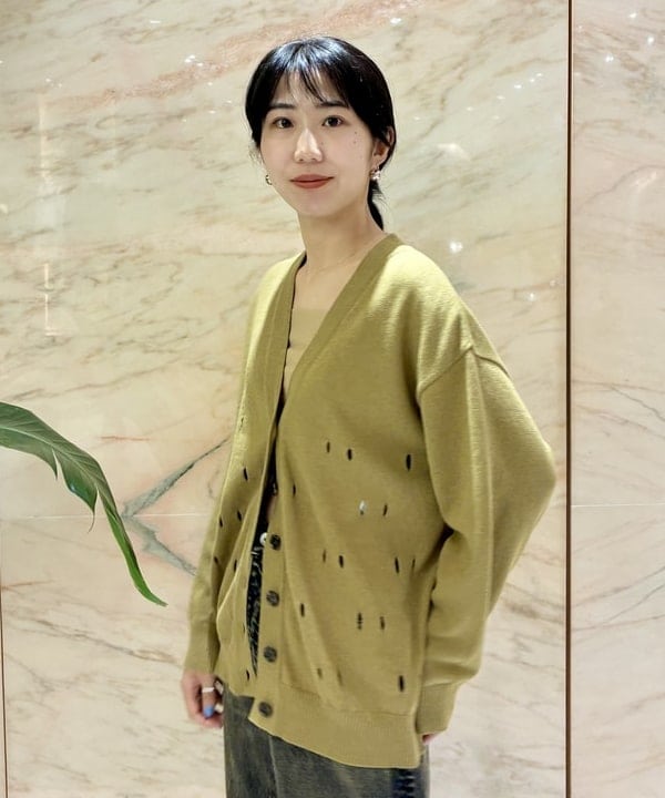 中丸　栞さんの「BEAMS WOMEN｜INSCRIRE / バギー デニム」を使ったコーディネート