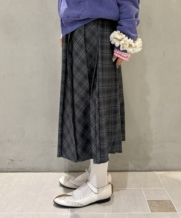 大石彩可さんの「BEAMS WOMEN｜【別注】REMI RELIEF / Sweat Zip Hoodie」を使ったコーディネート