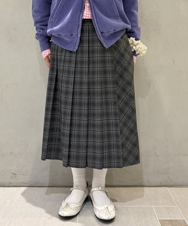 大石彩可さんの「BEAMS WOMEN｜【別注】REMI RELIEF / Sweat Zip Hoodie」を使ったコーディネート