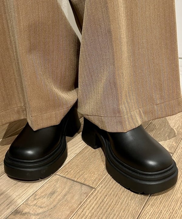 早川 萌子さんの「BEAMS WOMEN｜【別注】boussole / ボーダージップ ニット カーディガン」を使ったコーディネート