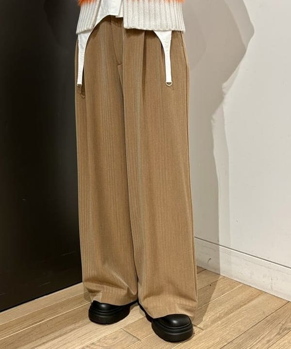 早川 萌子さんの「BEAMS WOMEN｜【別注】boussole / ボーダージップ ニット カーディガン」を使ったコーディネート