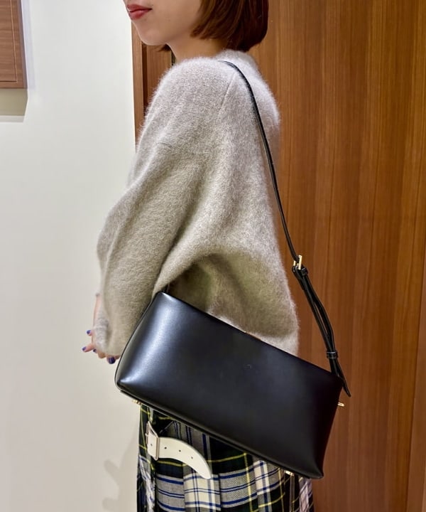 イナダさんの「BEAMS WOMEN｜ヤク フォックス ロングスリーブ プルオーバーニット」を使ったコーディネート