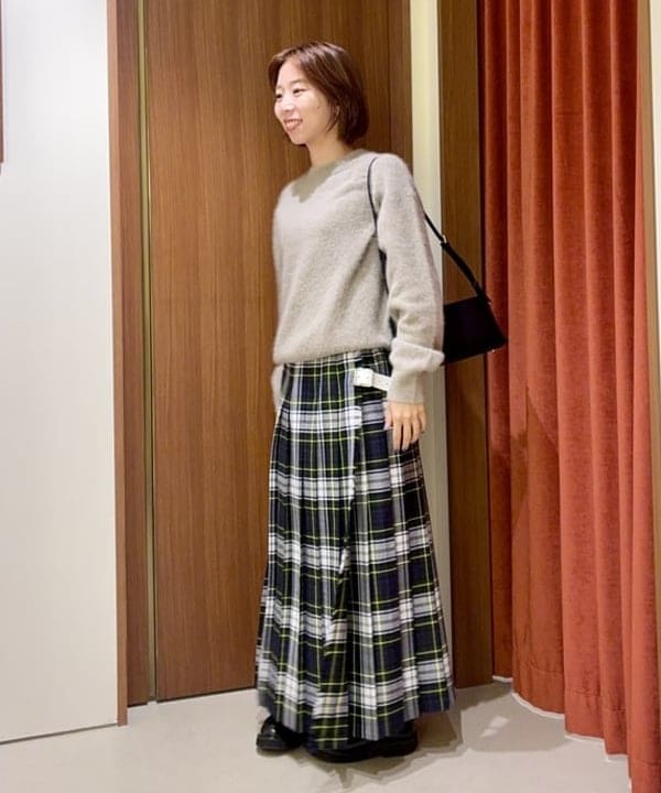 イナダさんの「BEAMS WOMEN｜ヤク フォックス ロングスリーブ プルオーバーニット」を使ったコーディネート