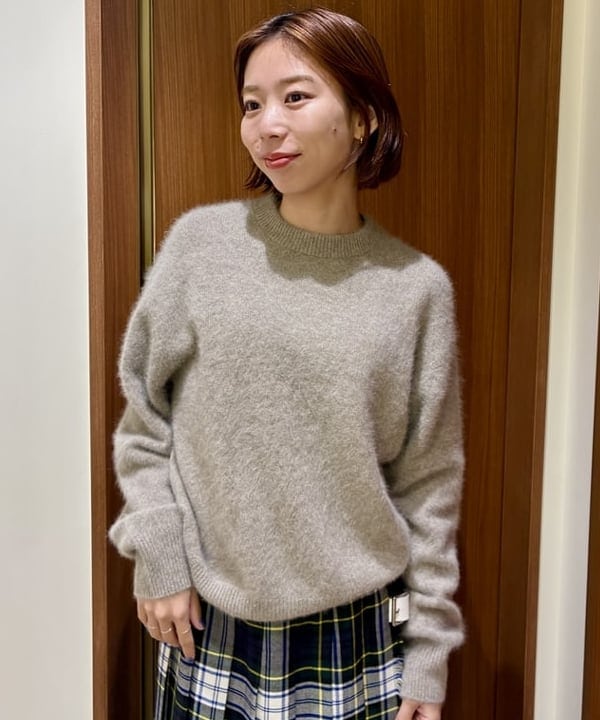 イナダさんの「BEAMS WOMEN｜ヤク フォックス ロングスリーブ プルオーバーニット」を使ったコーディネート