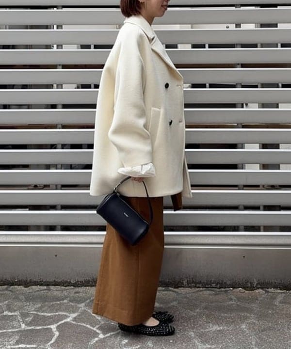 イナダさんの「BEAMS WOMEN｜ベルスリーブ クルーネック ニット」を使ったコーディネート