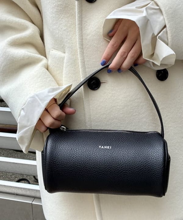 イナダさんの「BEAMS WOMEN｜ベルスリーブ クルーネック ニット」を使ったコーディネート