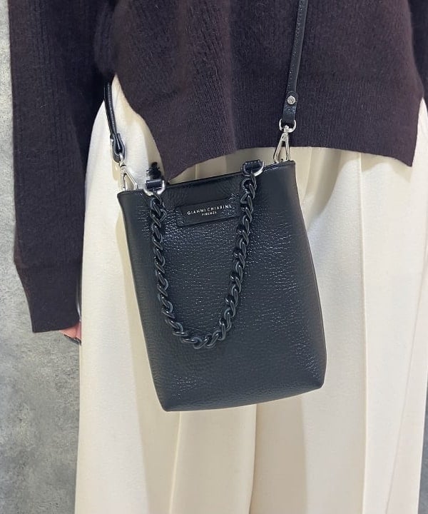 菜月さんの「BEAMS WOMEN｜【別注】BATONER / カシミヤフォックス クルーネック ニット」を使ったコーディネート