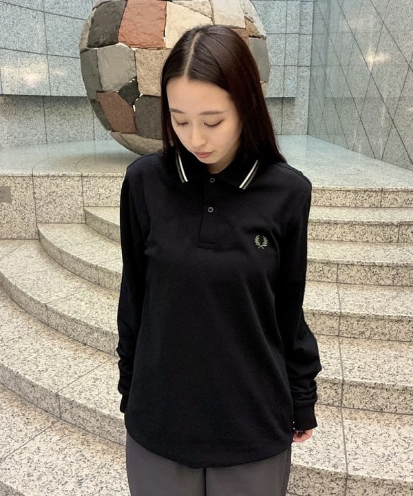 amiriさんの「BEAMS WOMEN｜【別注】FRED PERRY / SHELL PANTS」を使ったコーディネート