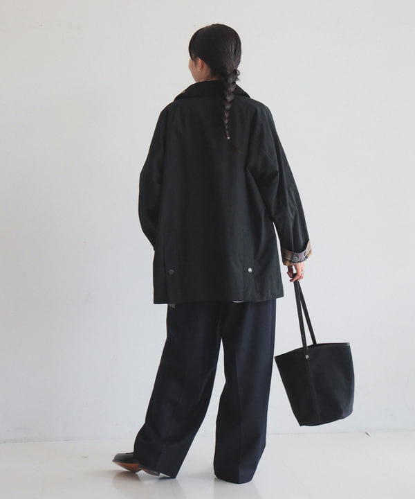 中丸　栞さんの「BEAMS WOMEN｜LA TESORINA / SECCHIERO バケツバッグ」を使ったコーディネート