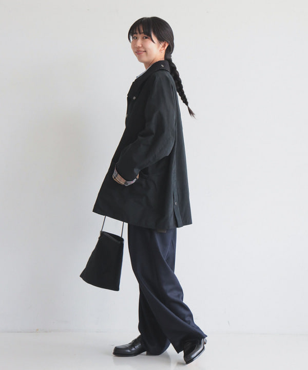 中丸　栞さんの「BEAMS WOMEN｜LA TESORINA / SECCHIERO バケツバッグ」を使ったコーディネート
