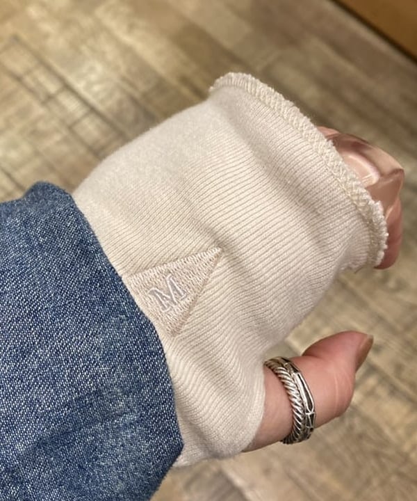 原口 愛さんの「BEAMS WOMEN｜【別注】Healthknit × maturely / フーデッド ヘンリー ロングスリーブ」を使ったコーディネート