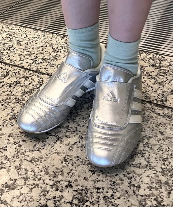 加歩さんの「BEAMS WOMEN｜フリルカラー リボン ブラウス」を使ったコーディネート