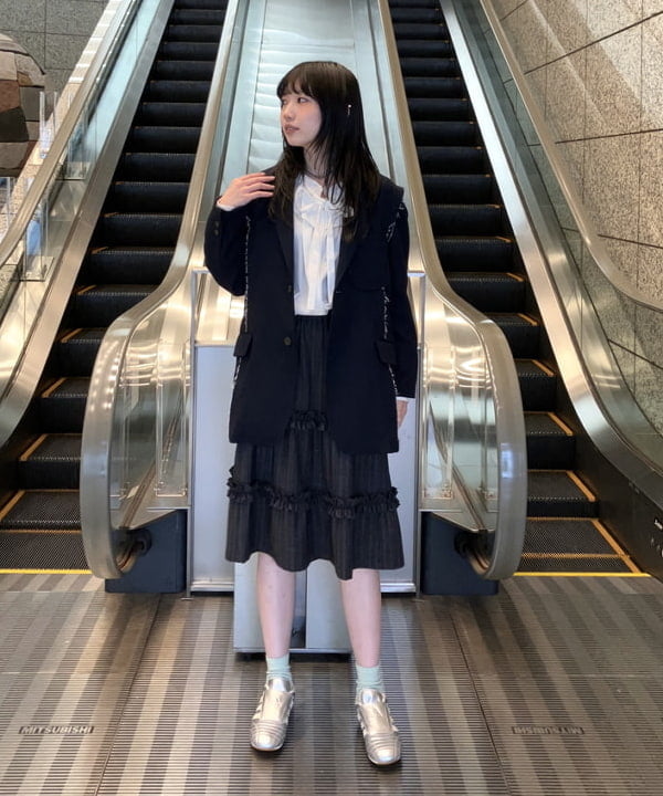 加歩さんの「BEAMS WOMEN｜フリルカラー リボン ブラウス」を使ったコーディネート