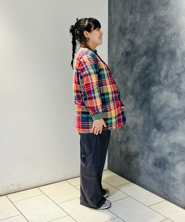 佐藤 歩さんの「BEAMS WOMEN｜【別注】Gramicci / 2プリーツ ワイド スラックス 25FW」を使ったコーディネート
