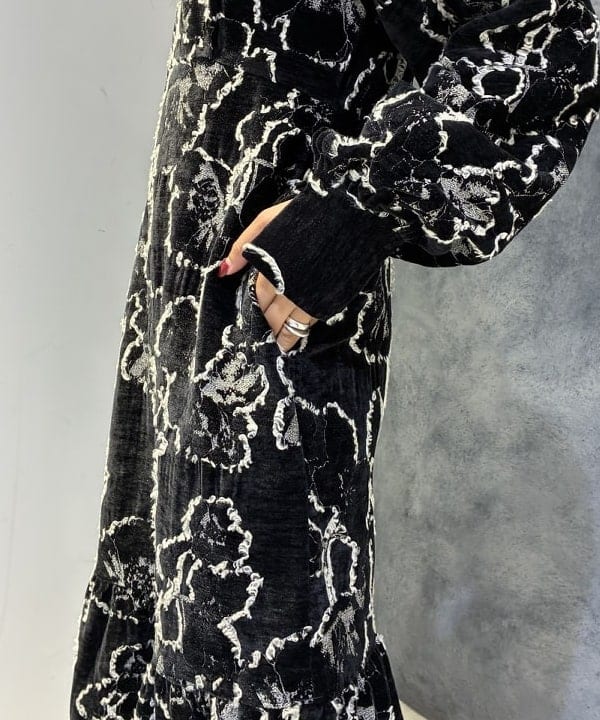 SAEさんの「BEAMS WOMEN｜RBS / ジャカード ベルベット ワンピース」を使ったコーディネート