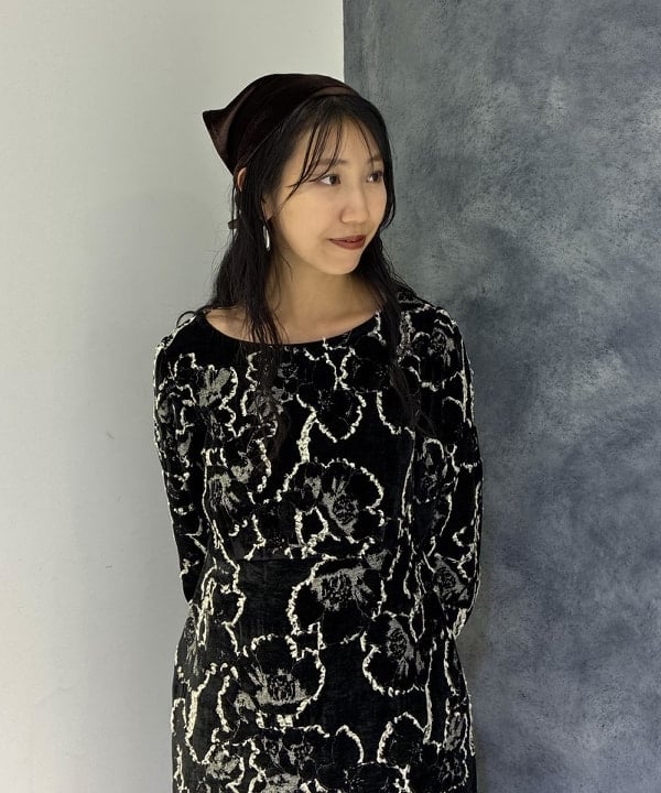 SAEさんの「BEAMS WOMEN｜RBS / ジャカード ベルベット ワンピース」を使ったコーディネート