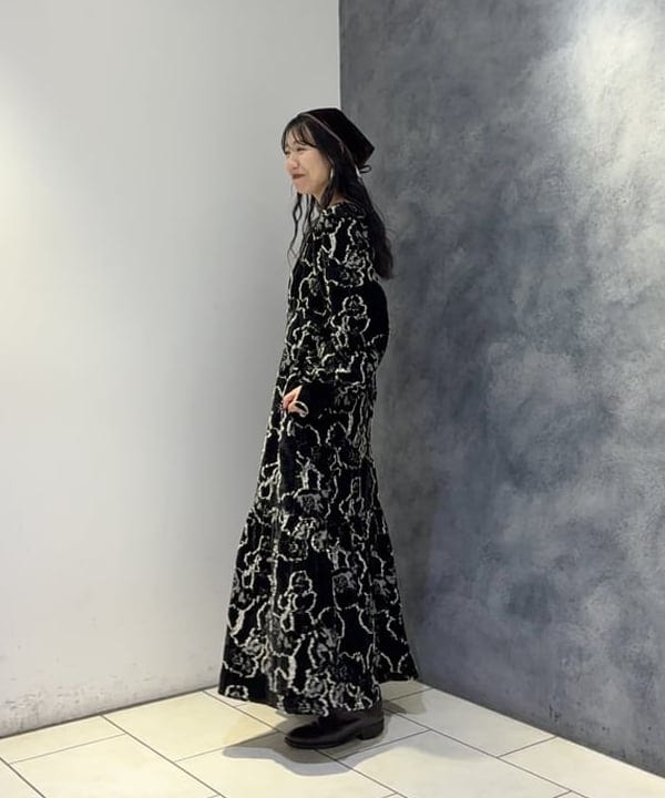 SAEさんの「BEAMS WOMEN｜RBS / ジャカード ベルベット ワンピース」を使ったコーディネート