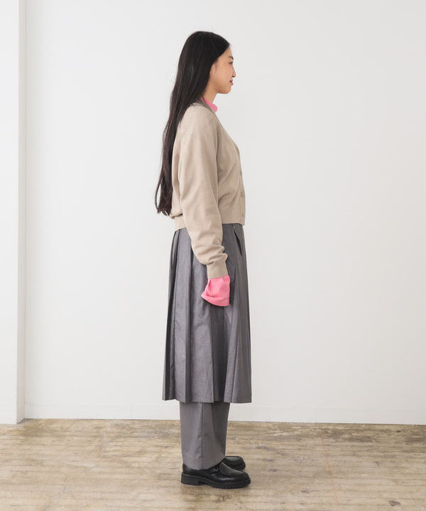 ayaさんの「BEAMS WOMEN｜レザーライクプリーツ スカート」を使ったコーディネート