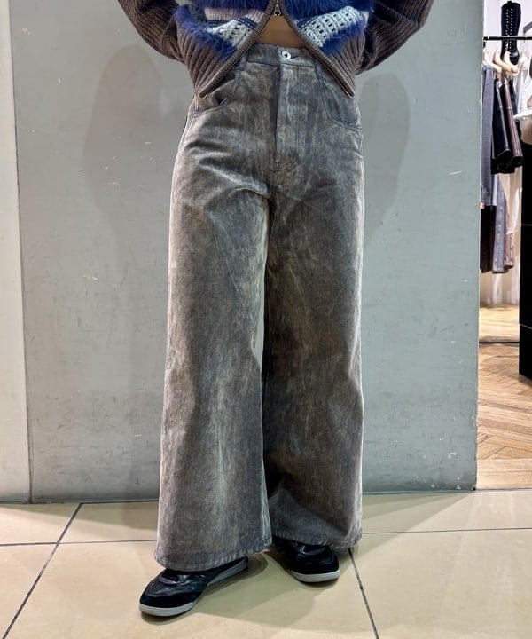 ちりこさんの「BEAMS WOMEN｜【別注】boussole / ボーダージップ ニット カーディガン」を使ったコーディネート