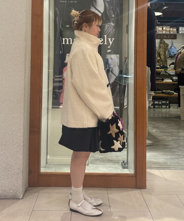 大石彩可さんの「BEAMS WOMEN｜【別注】Lilas Campbell / スター トートバッグ」を使ったコーディネート