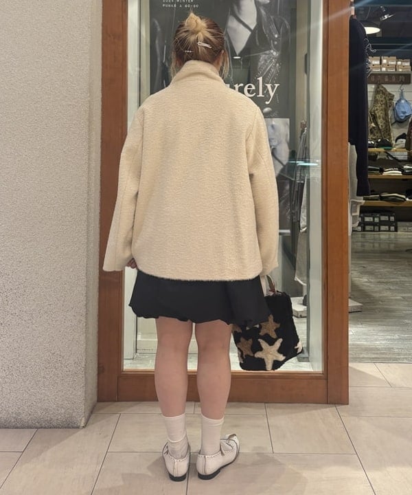 大石彩可さんの「BEAMS WOMEN｜【別注】Lilas Campbell / スター トートバッグ」を使ったコーディネート