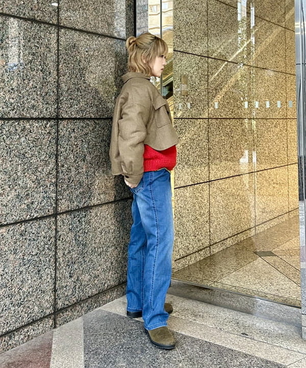 小原 もこさんの「BEAMS WOMEN｜ショート ヘリンボーン CPO ジャケット」を使ったコーディネート