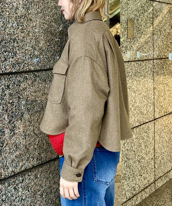 小原 もこさんの「BEAMS WOMEN｜ショート ヘリンボーン CPO ジャケット」を使ったコーディネート