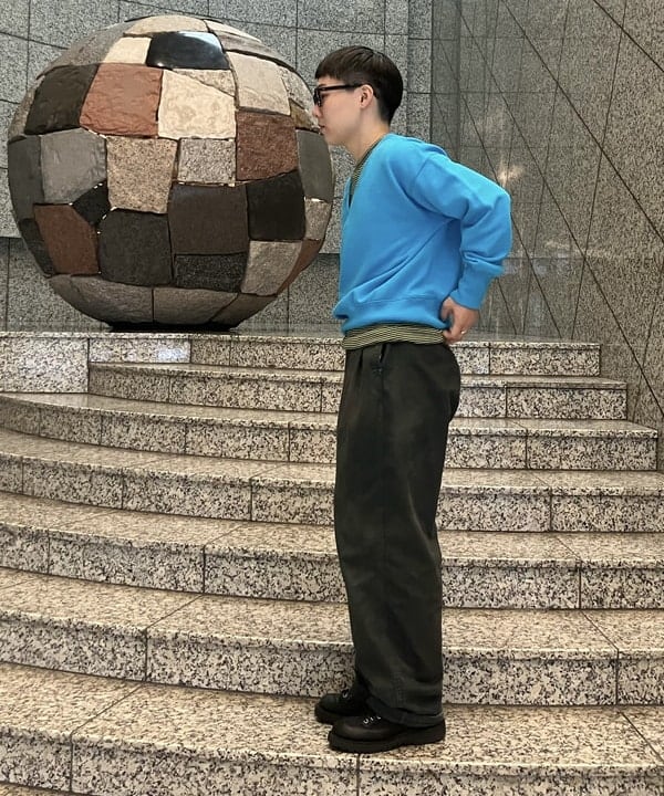 赤羽 花さんの「BEAMS WOMEN｜フリーダムスリーブ Vネック スウェット」を使ったコーディネート