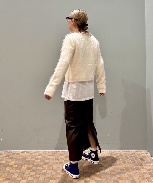 YABUさんの「BEAMS WOMEN｜フェイクレザー セミタイトスカート」を使ったコーディネート