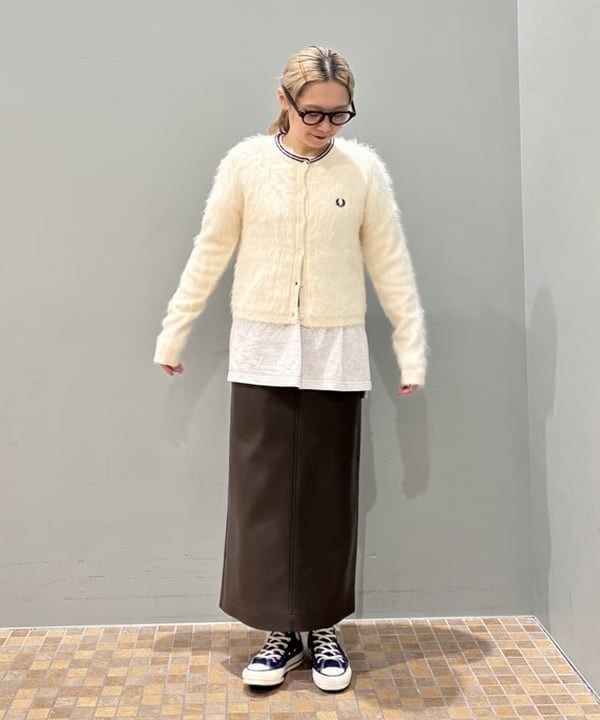 YABUさんの「BEAMS WOMEN｜フェイクレザー セミタイトスカート」を使ったコーディネート