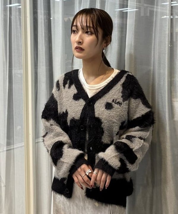 松本 佳菜子さんの「BEAMS WOMEN｜Lee / ANIMAL KNIT CARDIGAN」を使ったコーディネート