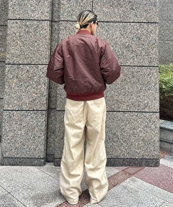 Ryohei Takataさんの「BEAMS WOMEN｜リラックスフィット THERMOLITE(R) MA-1 （撥水）」を使ったコーディネート