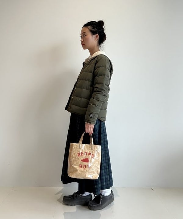 清水 彩乃さんの「BEAMS WOMEN｜BEAMS BOY / BBロゴ ショップバック」を使ったコーディネート