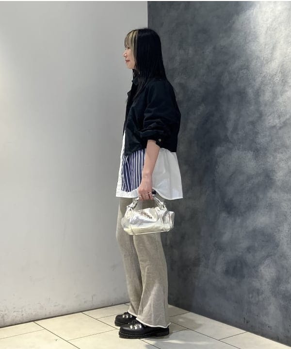 にしだてさんの「BEAMS WOMEN｜maturely / ストライプ アンド ソリッド カットオフ ロングスリーブ シャツ」を使ったコーディネート