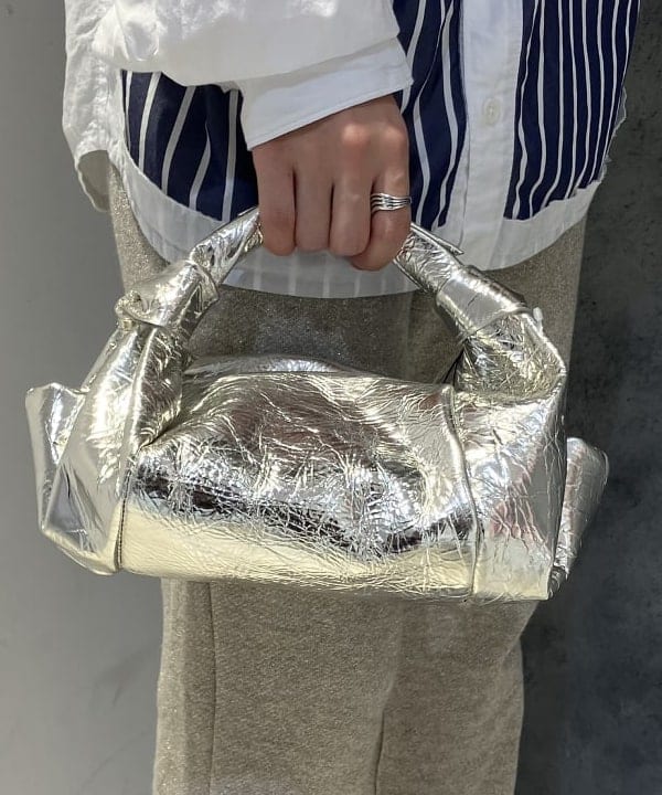 にしだてさんの「BEAMS WOMEN｜maturely / ストライプ アンド ソリッド カットオフ ロングスリーブ シャツ」を使ったコーディネート