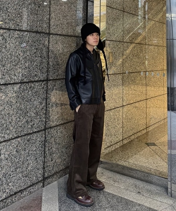 配島 孝明さんの「BEAMS WOMEN｜【別注】Dickies / コーデュロイ パンツ」を使ったコーディネート