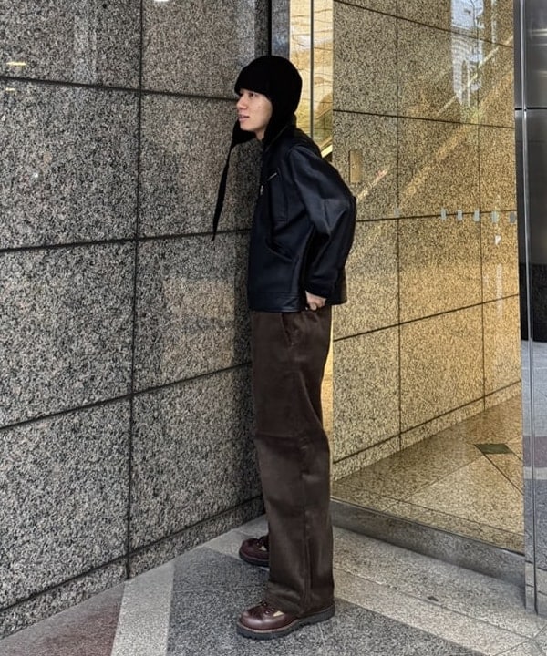 配島 孝明さんの「BEAMS WOMEN｜【別注】Dickies / コーデュロイ パンツ」を使ったコーディネート