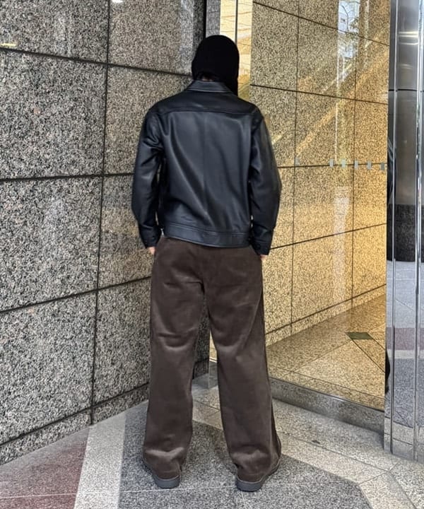 配島 孝明さんの「BEAMS WOMEN｜【別注】Dickies / コーデュロイ パンツ」を使ったコーディネート