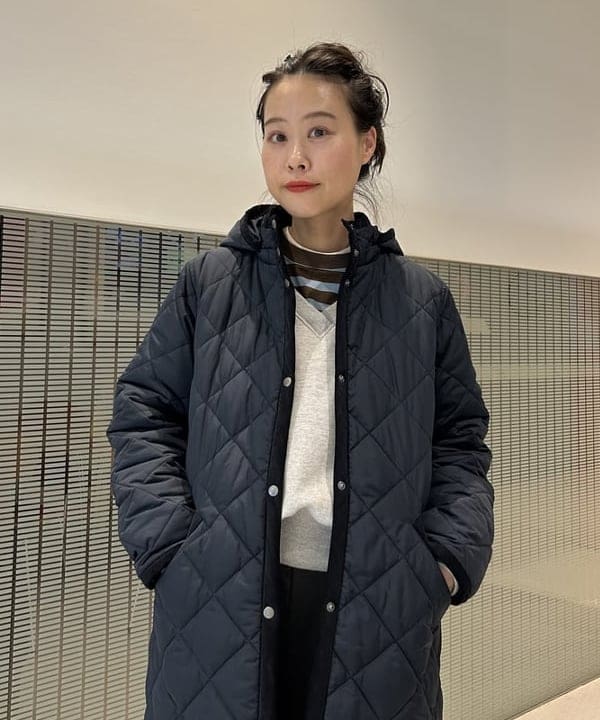 清水 彩乃さんの「BEAMS WOMEN｜フリーダムスリーブ Vネック スウェット」を使ったコーディネート