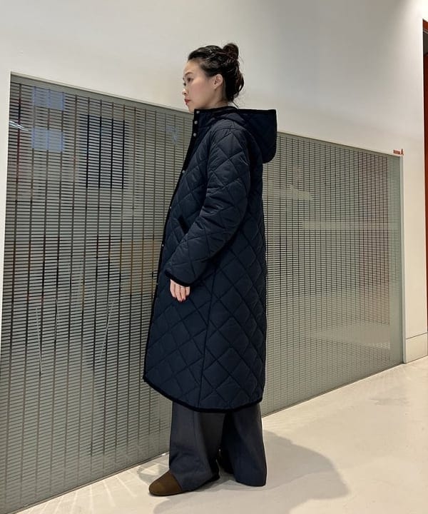 清水 彩乃さんの「BEAMS WOMEN｜フリーダムスリーブ Vネック スウェット」を使ったコーディネート