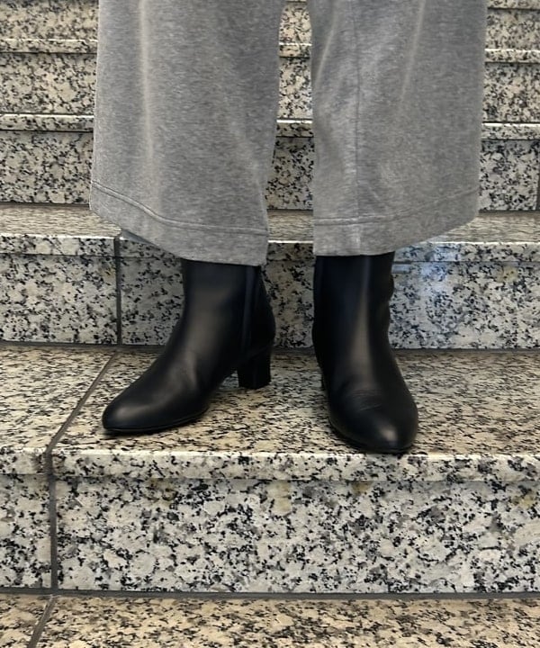 大槻 まひろさんの「BEAMS WOMEN｜リバー Vネック ロングコート」を使ったコーディネート